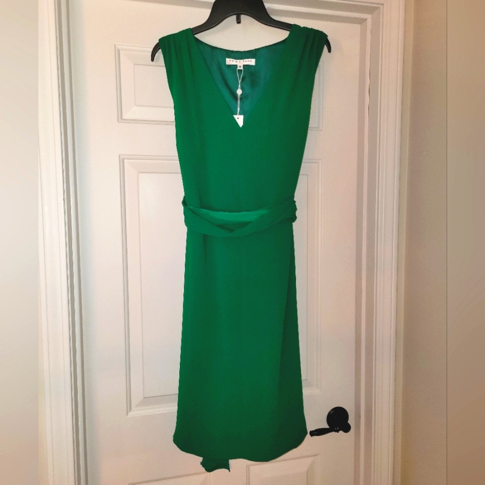 💚 NWT Trina Turk Green Kaori dress XL